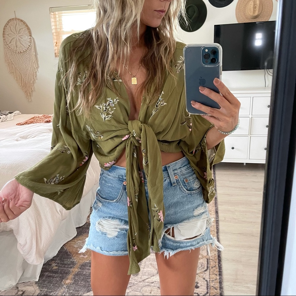 Billabong Green Floral Top